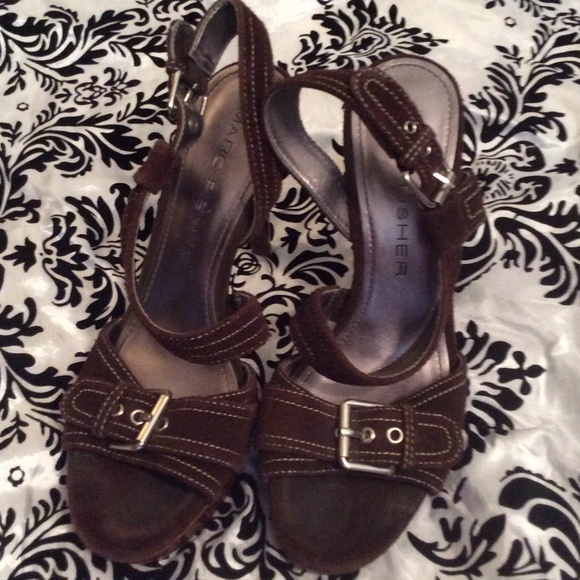 Heels - Picture 2 of 4